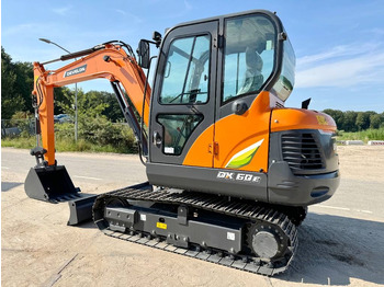 Miniexcavadora Develon DX60E-10N - New / Unused / 2024 Model: foto 3