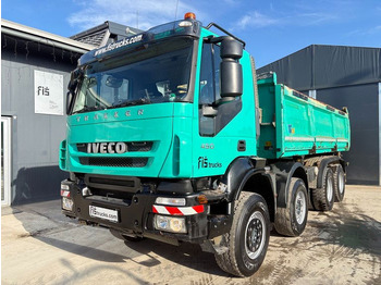 Camión volquete IVECO Trakker