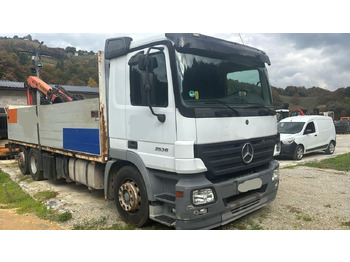 Camión caja abierta Mercedes-Benz Actros 2536 L 6x2 stake body - lifting axle: foto 2