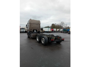 Camión chasis DAF XF 105.510 6x2: foto 3