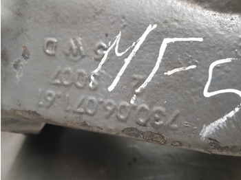 Eje delantero Massey Ferguson 5612 Front Axle Swivel Housing Lhs 730.06.070.61, 7300607001: foto 3