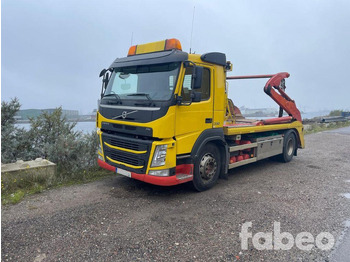 Camión portacontenedor de cadenas VOLVO FM 330