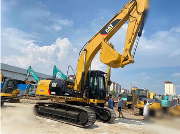 Excavadora de cadenas CATERPILLAR 320D2: foto 2
