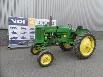 Tractor JOHN DEERE