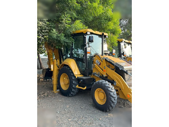 Retroexcavadora CATERPILLAR
