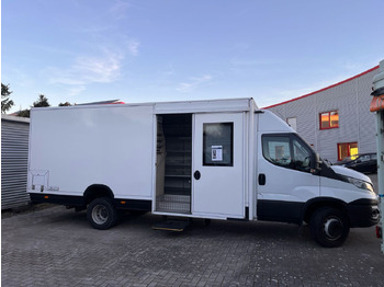 Camión tienda IVECO Daily