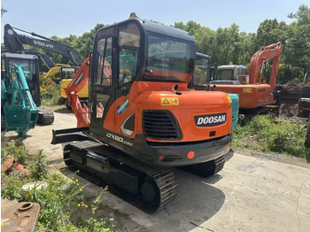 Miniexcavadora DOOSAN DX60