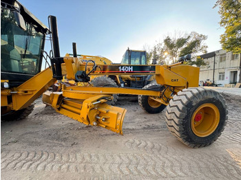 Grader CATERPILLAR 140H
