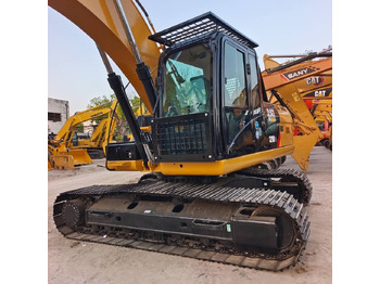 Excavadora de cadenas CATERPILLAR 320D2