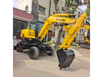 Excavadora de ruedas HYUNDAI