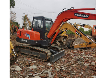 Excavadora de cadenas DOOSAN DH55
