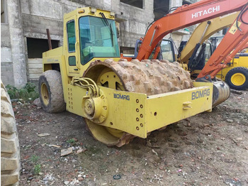 Compactador BOMAG BW217D: foto 2