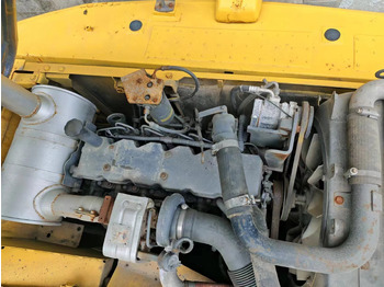 Excavadora de cadenas KOMATSU PC200-8: foto 5