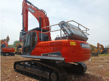 Excavadora de cadenas DOOSAN DX300