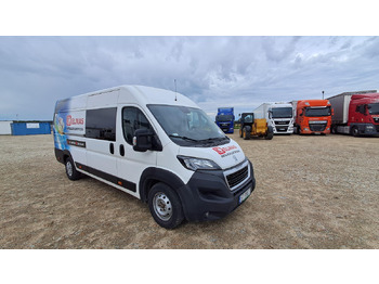 Furgoneta combi PEUGEOT Boxer