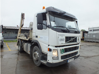 Camión portacontenedor de cadenas VOLVO FM
