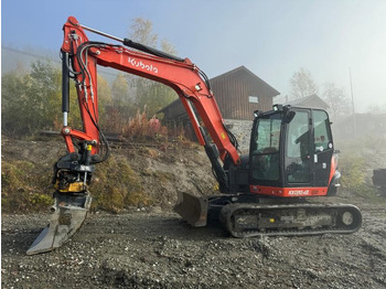 Excavadora KUBOTA KX080