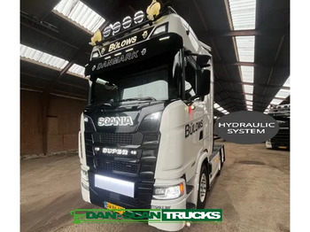 Cabeza tractora SCANIA S