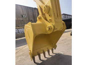 Excavadora de cadenas GOOD CONDITION USED Komatsu PC200-8  japanese used excavator for sale in shanghai yard: foto 5