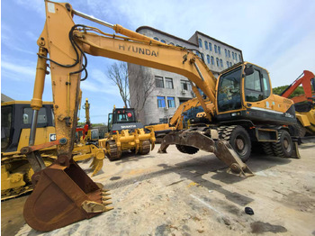 Excavadora de ruedas HYUNDAI