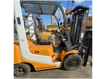 Carretilla elevadora diésel KOMATSU