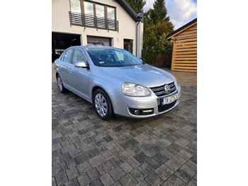 Sedan Volkswagen Jetta 2.0 TDI Sportline: foto 3