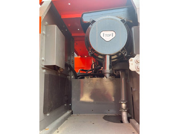 Excavadora de cadenas Hitachi 210LC: foto 2