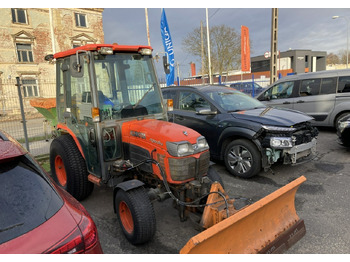 Tractor municipal Inna Inny Traktor Kubota 4X4 B 3030 Odśnieżarka posypywarka Pług 2011: foto 2