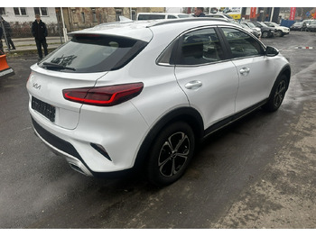 Hatchback Kia Xceed 1.6 GDI Hybryda Plug-in 50 km na prądzie 2022: foto 2