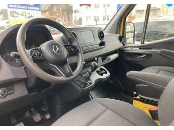 Foto del interior 1: Leasing para  Mercedes-Benz Sprinter Sprinter 319 CDI Brygadówka Doka dokka skrzynia Model 2020 Mercedes-Benz Sprinter Sprinter 319 CDI Brygadówka Doka dokka skrzynia Model 2020