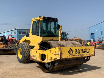 Compactador BOMAG
