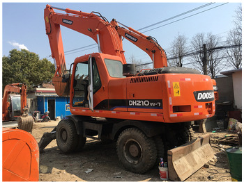 Excavadora de ruedas DOOSAN