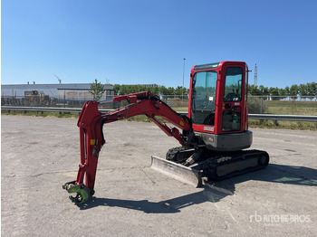 Miniexcavadora BOBCAT E26