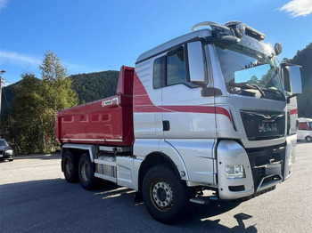 Camión volquete MAN TGX 26.580