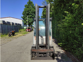 Carretilla elevadora diésel Still RX70-30 (Defekter Zustand): foto 3