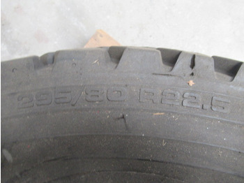 Neumático para Camión Goodyear 295/80 R 22.5 (DAF): foto 2