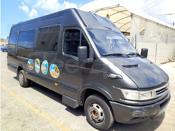 Minibús IVECO Daily