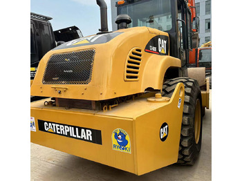 Compactador CATERPILLAR