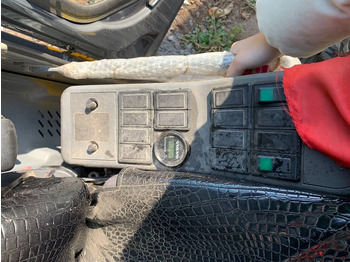 Excavadora de cadenas VOLVO EC210