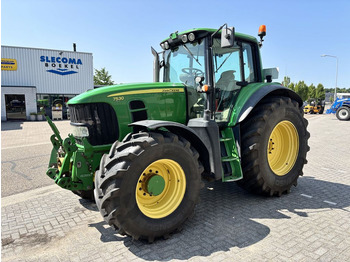 Tractor JOHN DEERE 7530