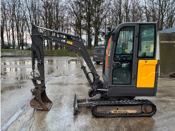 Miniexcavadora VOLVO EC20E