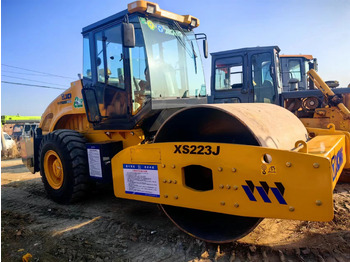 Compactador XCMG XS223J