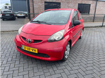 Hatchback TOYOTA