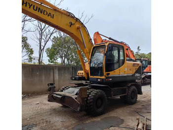 Excavadora de ruedas HYUNDAI