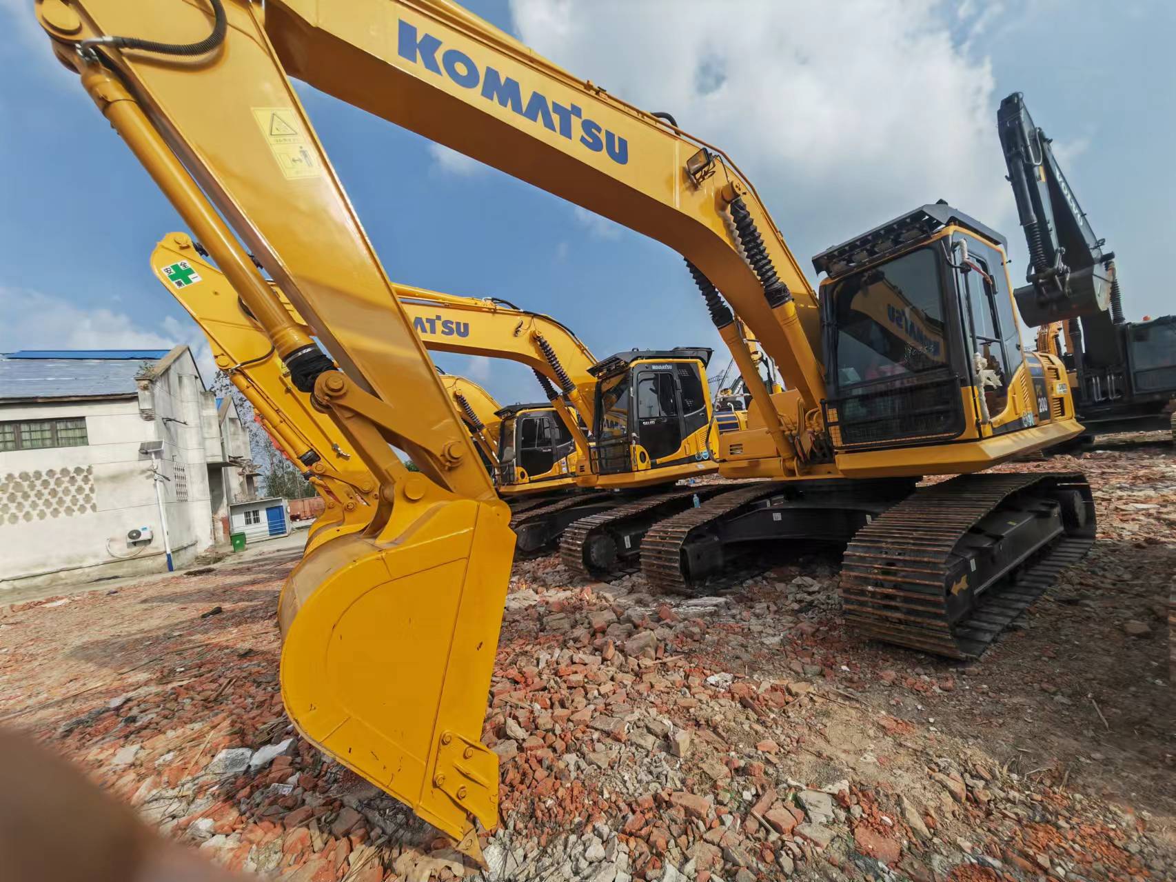 Excavadora de cadenas KOMATSU PC200: foto 3