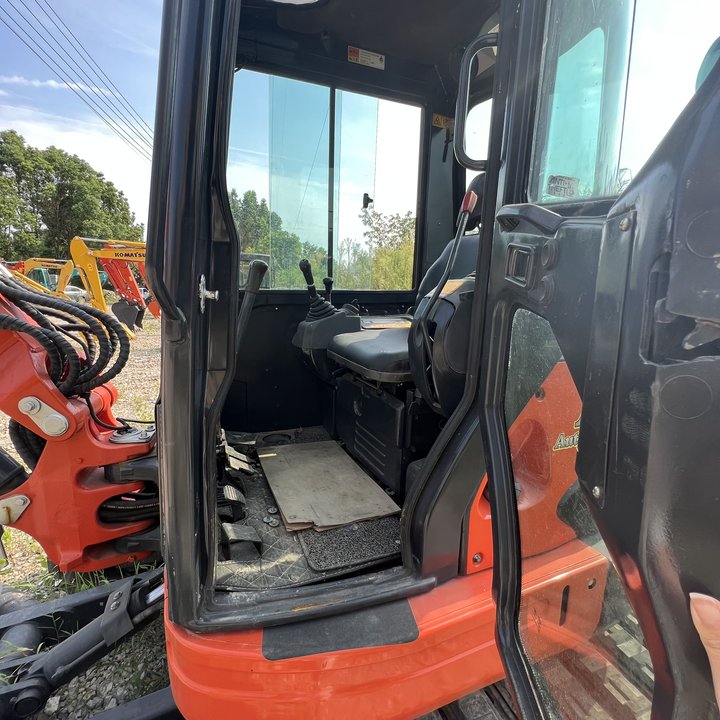 Miniexcavadora KUBOTA KX155: foto 5