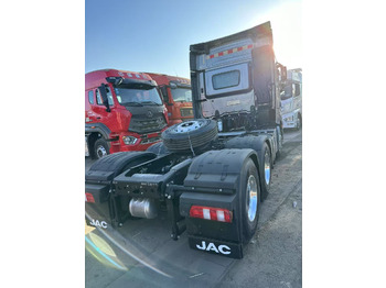 Cabeza tractora JAC K7: foto 4