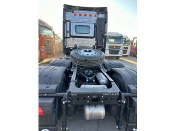 Cabeza tractora JAC K7: foto 5