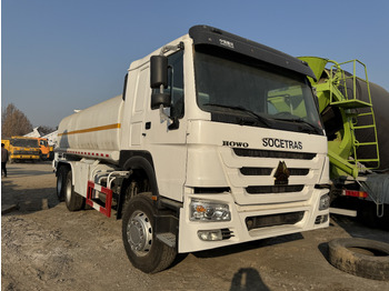Camión cisterna SINOTRUK HOWO