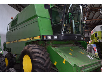 Cosechadora de granos John Deere 2066: foto 2